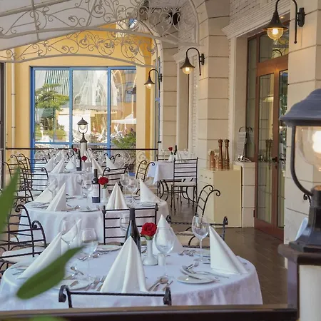 Grifid Arabella 4* Aranyhomok