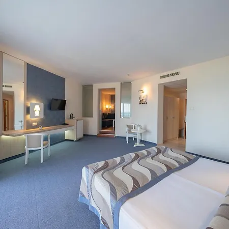 Hotel Grifid Arabella Złote Piaski