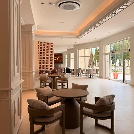Grifid Arabella מלון 4*